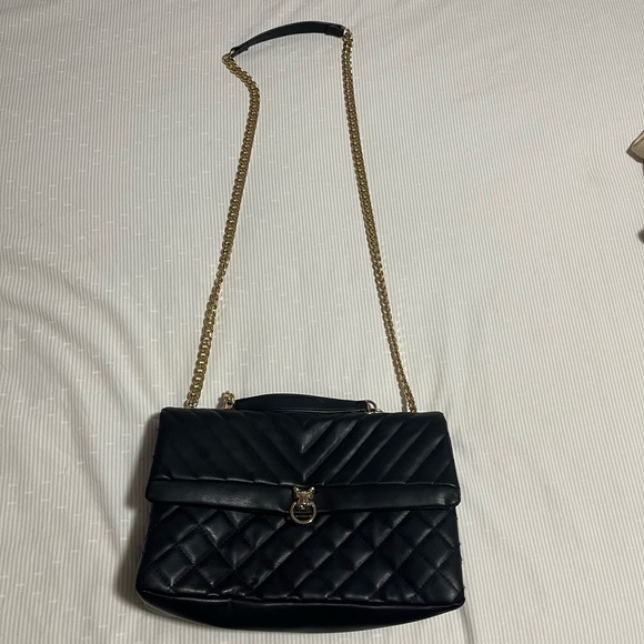 Black purse with adjustable gold strap - Picture 1 of 3